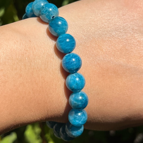 10mm stretchable flashy high quality‎ apatite bracelet - Picture 5 of 6
